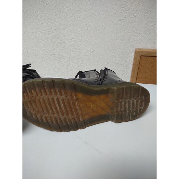 Doc Martens Air Wair patent leather black combat style boots wmn's size 5 mn's 4 - Picture 11 of 16